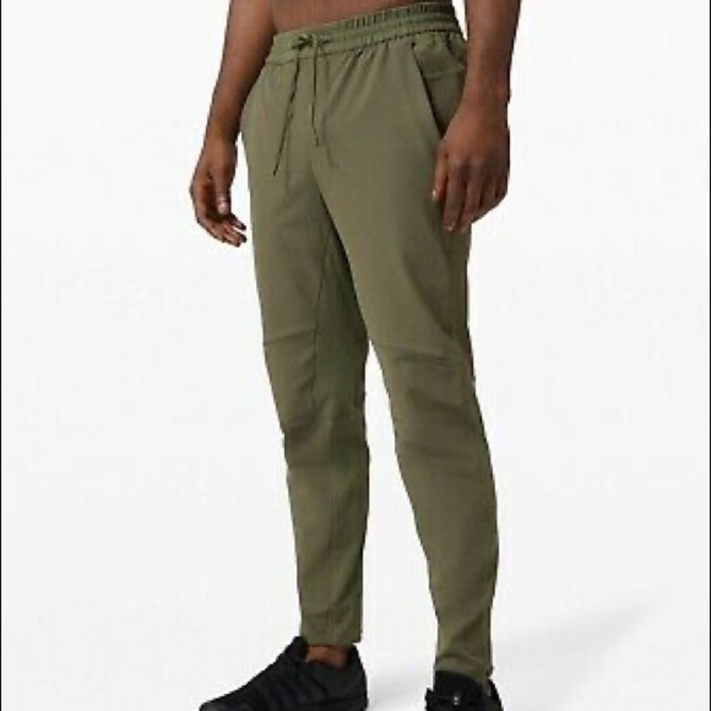 Lululemon Men’s License to Train pant 30”
